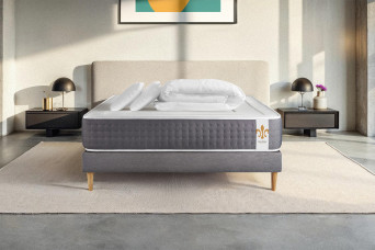 Pack lit complet 140x190 cm - Matelas + Sommier Blanc + 2 oreillers + Couette - Vingt-Six Pack lit complet 140x190 cm - Matelas + Sommier Blanc + 2 oreillers + Couette - Vingt-Six