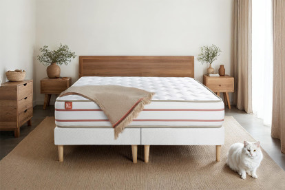 Pack lit complet 200x200 cm - Matelas + 2 Sommiers Blancs + 2 oreillers + Couette - Le Doux